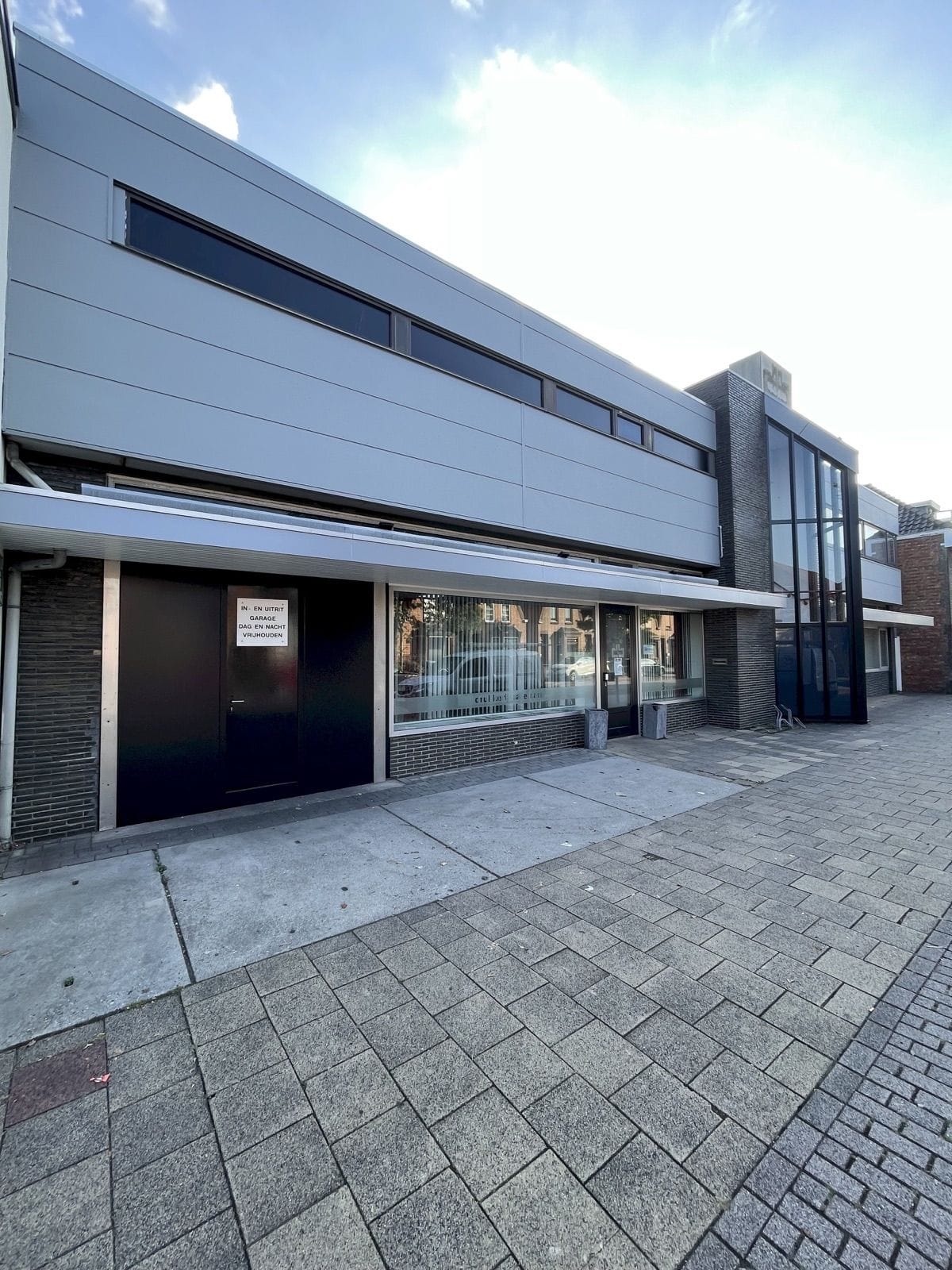 Buitenschilderwerk — gevel en kozijnen door MT Schilderwerken